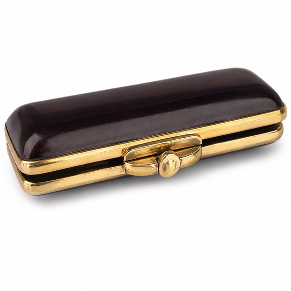 金具付きの印鑑ケース